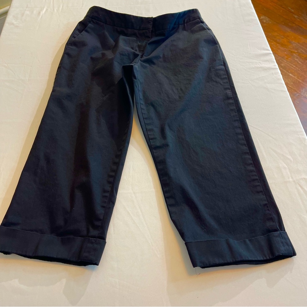 Alfani Capri ladies black. Preowned very good condition Size 6 P